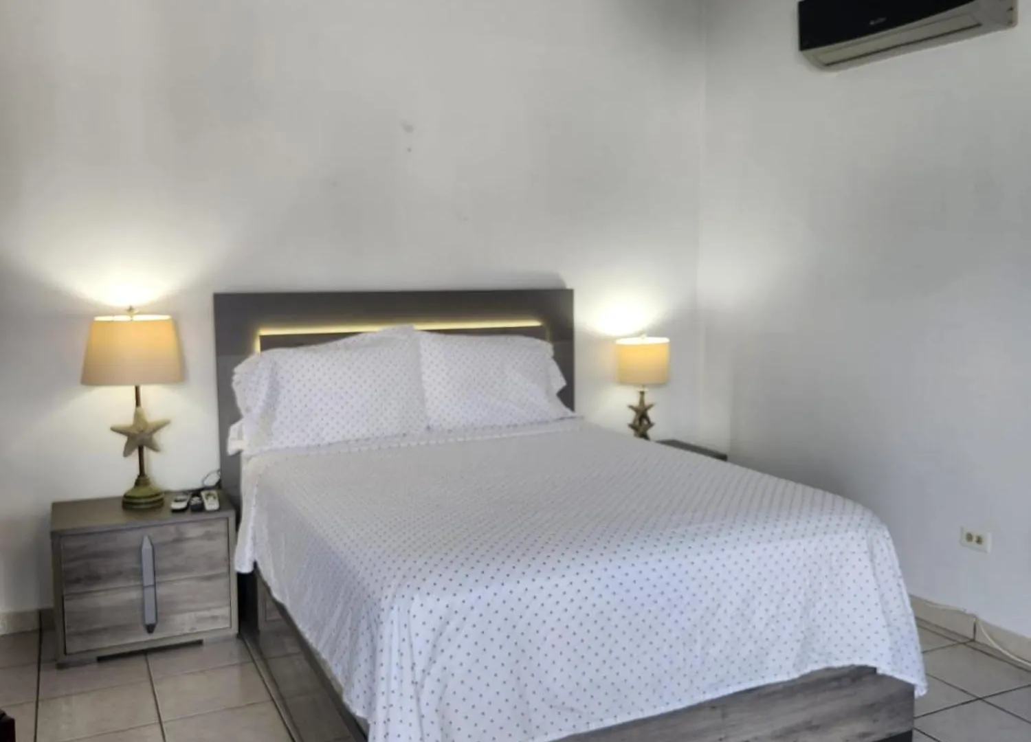 Playa Apartments ساليناس 0*,
